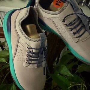 Clove Shoes in Beige and Teal